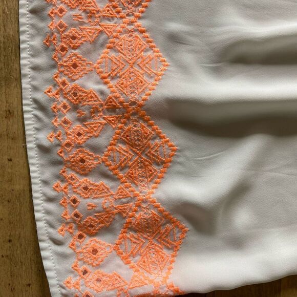 Skies are Blue White with Bright Orange Embroidery Tank Top - M - Picture 2 of 6